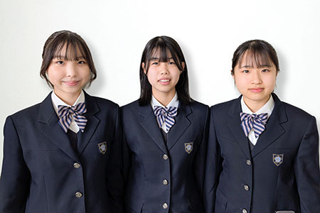 佐藤茉愛沙、安藤愛紗、坂川紗香